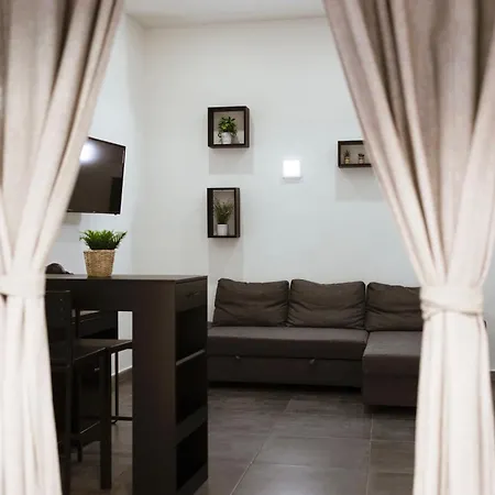 116, Host Apartman *