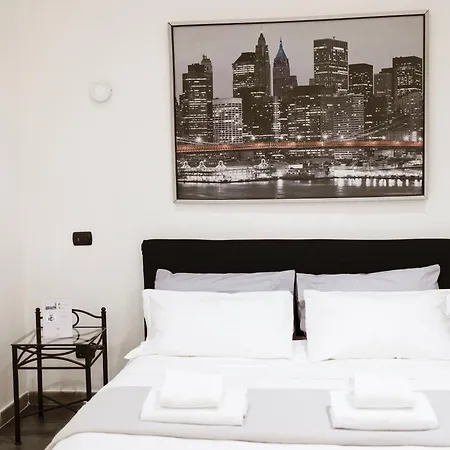 Apartment 116, Host Naples